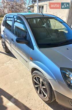 Хэтчбек Ford Fiesta 2008 в 