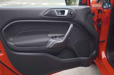 Хэтчбек Ford Fiesta 2014 в 