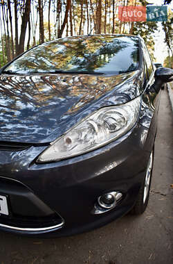 Хэтчбек Ford Fiesta 2010 в 