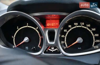 Хэтчбек Ford Fiesta 2010 в 