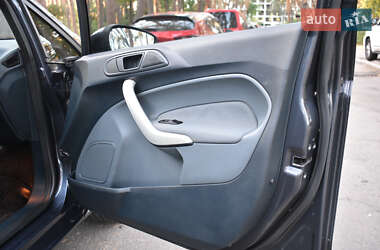 Хэтчбек Ford Fiesta 2010 в 