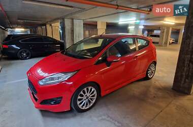 Хэтчбек Ford Fiesta 2013 в 