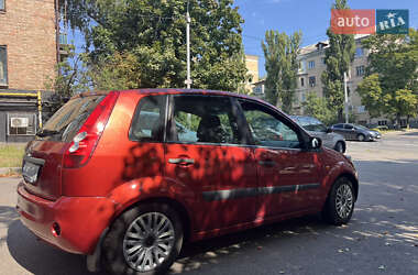 Хэтчбек Ford Fiesta 2006 в 