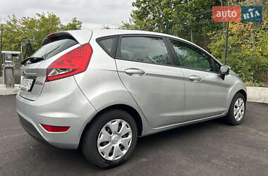 Хэтчбек Ford Fiesta 2012 в 