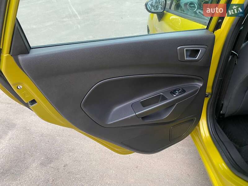 Хэтчбек Ford Fiesta 2013 в Виннице