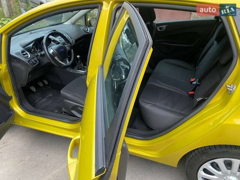 Хэтчбек Ford Fiesta 2013 в Виннице