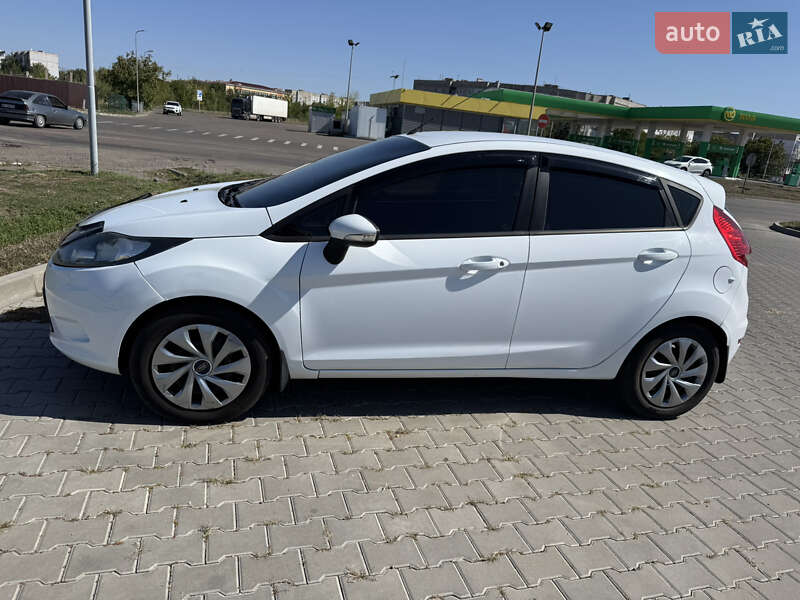 Хэтчбек Ford Fiesta 2012 в Вознесенске