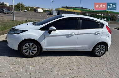 Хэтчбек Ford Fiesta 2012 в 