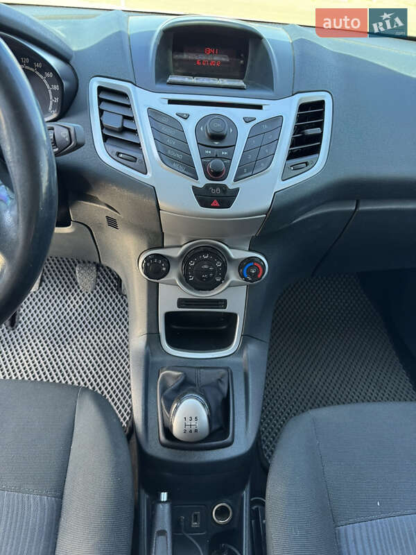 Хэтчбек Ford Fiesta 2012 в Вознесенске
