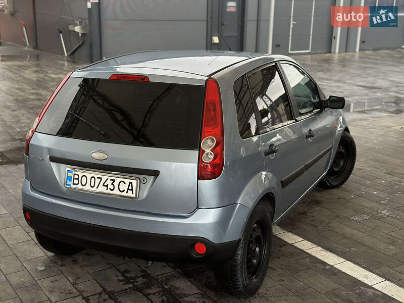 Хэтчбек Ford Fiesta 2005 в Луцке