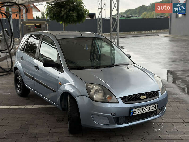 Хэтчбек Ford Fiesta 2005 в Луцке