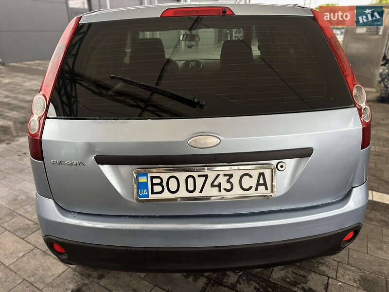 Хэтчбек Ford Fiesta 2005 в Луцке