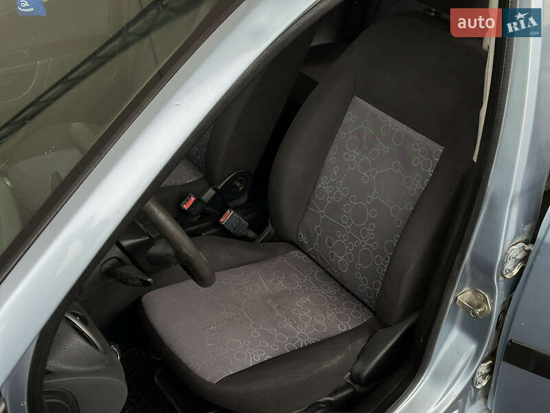Хэтчбек Ford Fiesta 2005 в Луцке
