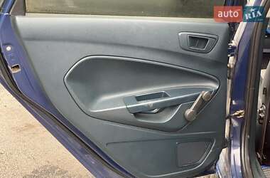 Хэтчбек Ford Fiesta 2012 в 