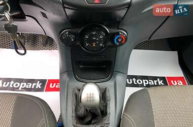 Хэтчбек Ford Fiesta 2012 в 