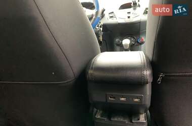 Хэтчбек Ford Fiesta 2012 в 