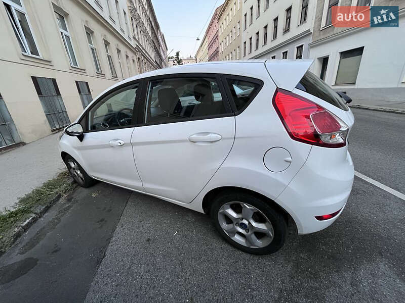 Хэтчбек Ford Fiesta 2016 в Луцке