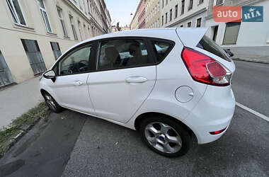 Хэтчбек Ford Fiesta 2016 в 