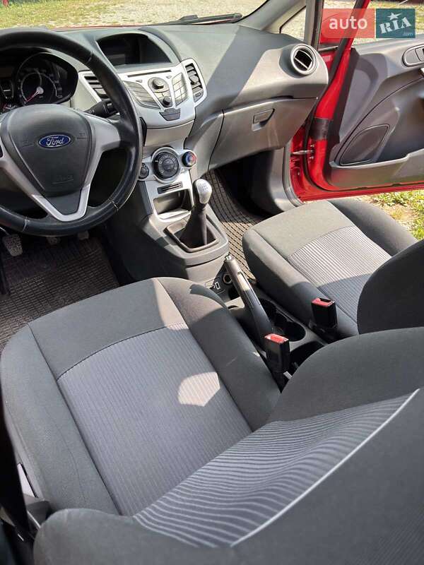 Хэтчбек Ford Fiesta 2011 в Львове
