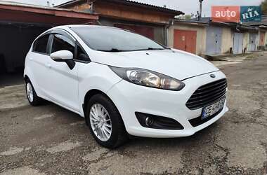 Хетчбек Ford Fiesta 2015 в Чернівцях