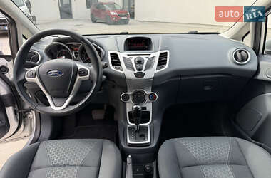 Хэтчбек Ford Fiesta 2009 в 