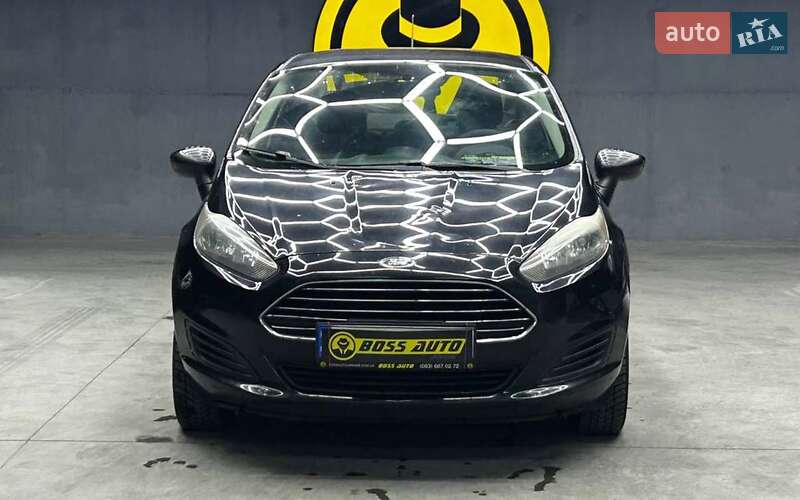 Седан Ford Fiesta 2018 в Черновцах