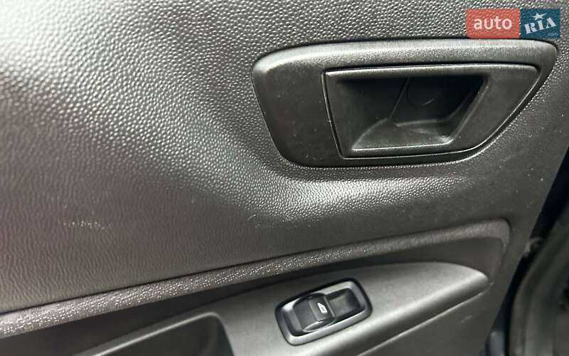 Седан Ford Fiesta 2018 в Черновцах