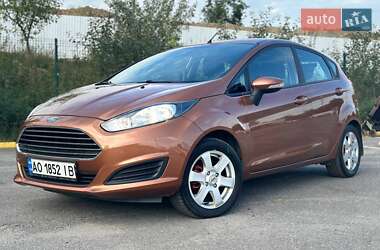Хэтчбек Ford Fiesta 2015 в 