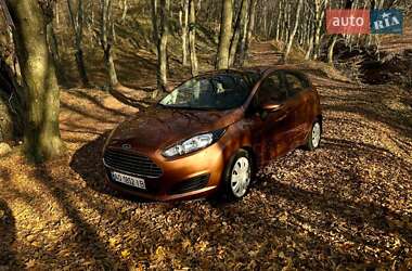 Хэтчбек Ford Fiesta 2015 в 