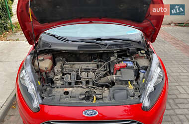 Хэтчбек Ford Fiesta 2013 в 