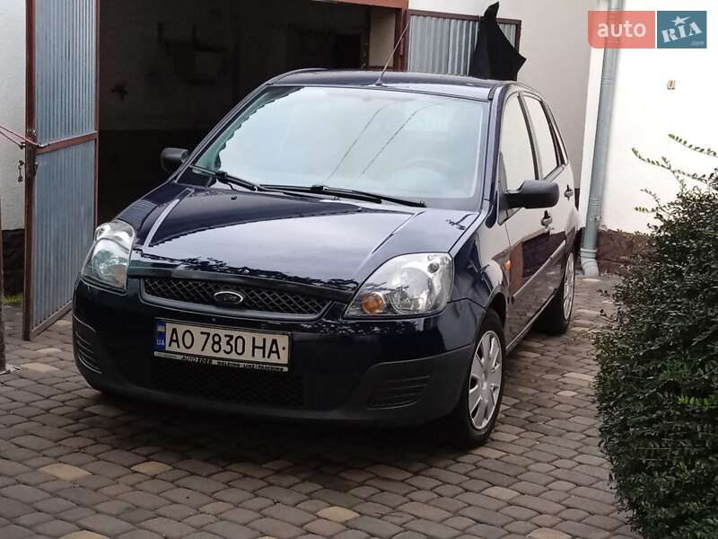 Хэтчбек Ford Fiesta 2008 в Мукачево