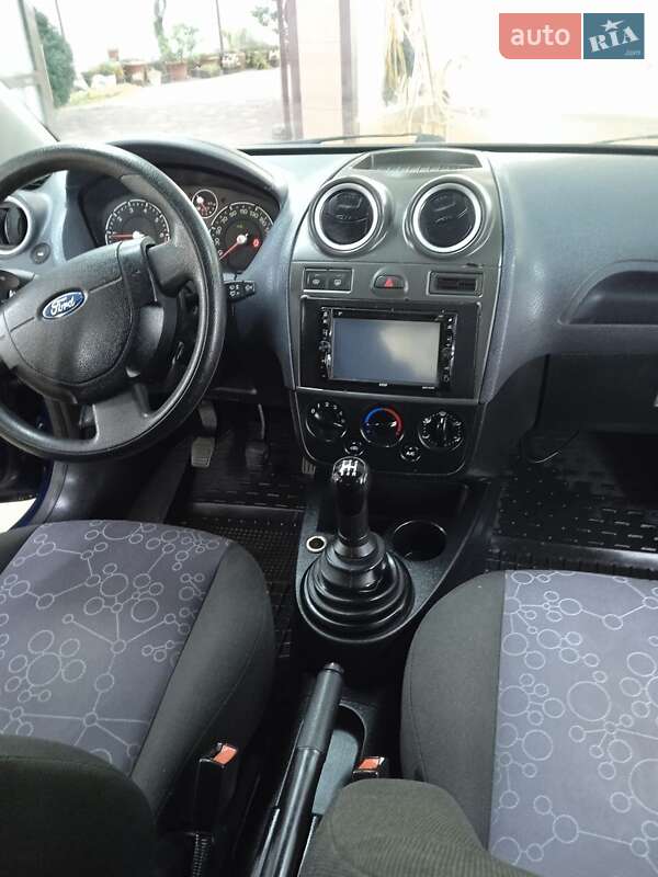 Хэтчбек Ford Fiesta 2008 в Мукачево