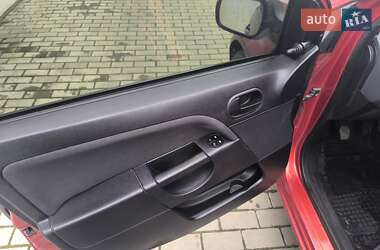 Хэтчбек Ford Fiesta 2007 в 