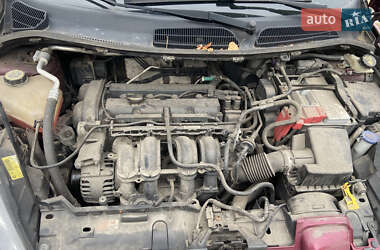 Хэтчбек Ford Fiesta 2011 в 
