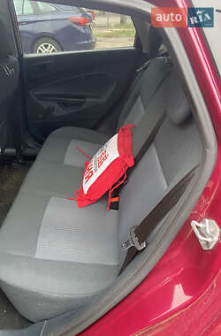Хэтчбек Ford Fiesta 2011 в 