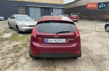 Хэтчбек Ford Fiesta 2011 в 