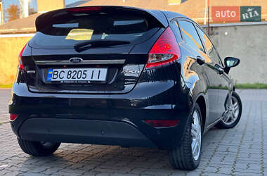 Хэтчбек Ford Fiesta 2012 в 