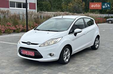 Хэтчбек Ford Fiesta 2010 в 
