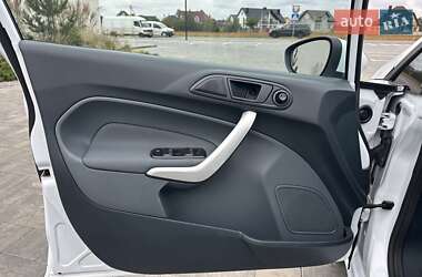 Хэтчбек Ford Fiesta 2010 в 