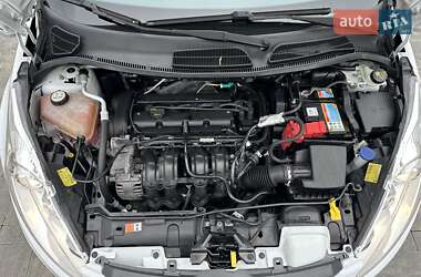 Хэтчбек Ford Fiesta 2010 в 