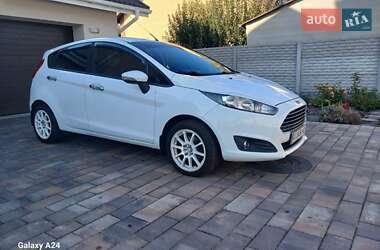 Хэтчбек Ford Fiesta 2013 в 