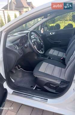 Хэтчбек Ford Fiesta 2013 в 