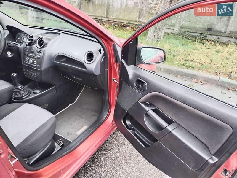 Хэтчбек Ford Fiesta 2007 в Киеве