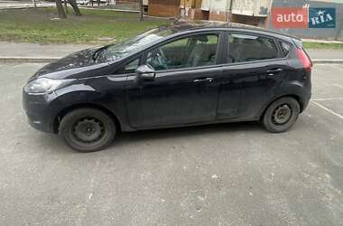 Хэтчбек Ford Fiesta 2012 в 