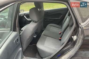 Хэтчбек Ford Fiesta 2012 в 