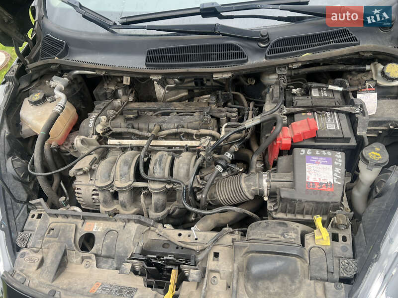Седан Ford Fiesta 2017 в Львове