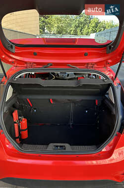 Хэтчбек Ford Fiesta 2013 в 