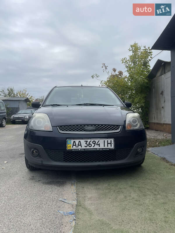 Хэтчбек Ford Fiesta 2006 в Киеве