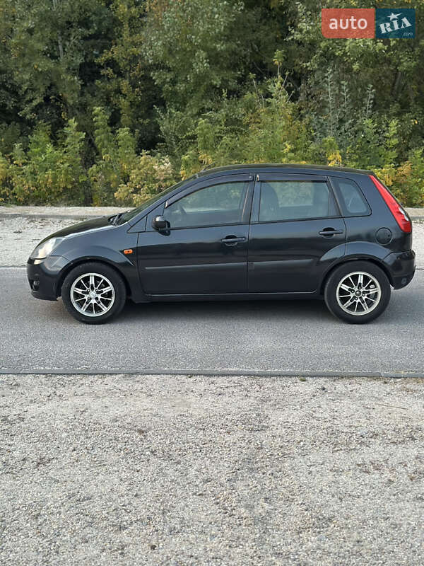Хэтчбек Ford Fiesta 2007 в Днепре