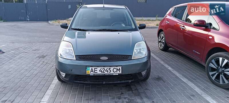 Хэтчбек Ford Fiesta 2003 в 
